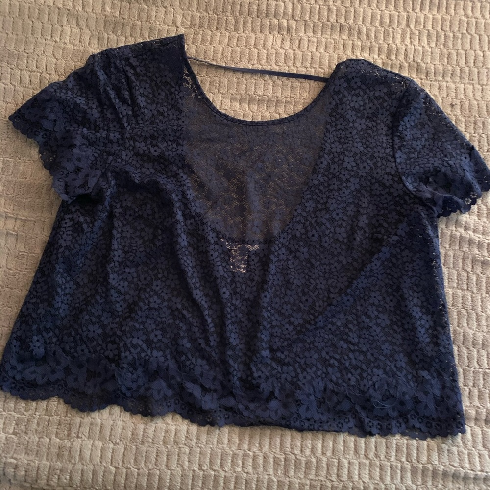 Vs cropped lace blouse.